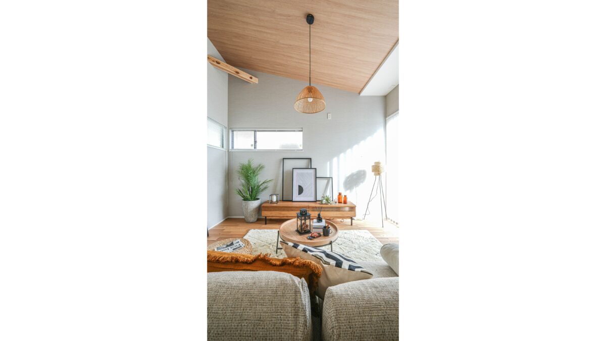 吹抜が印象的なリビング