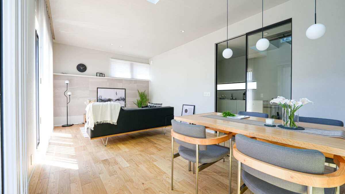 20帖超えの広々リビングには6人掛けテーブルも置けます