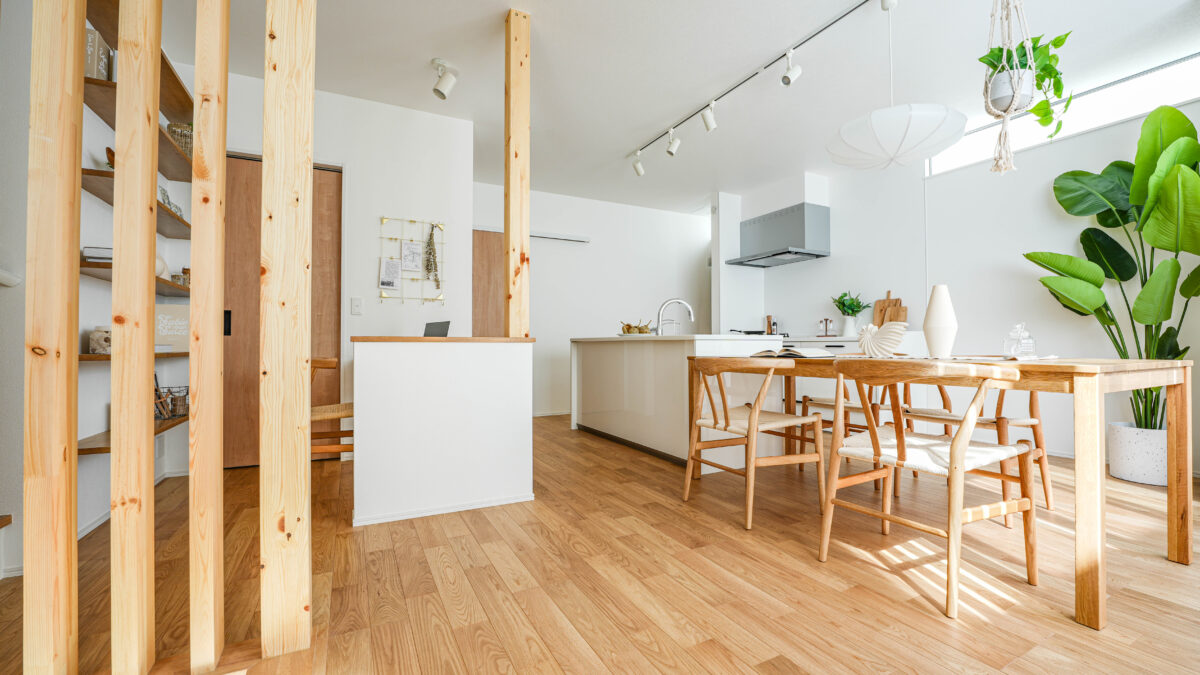 回遊できて作業スペースも広いアイランドキッチン